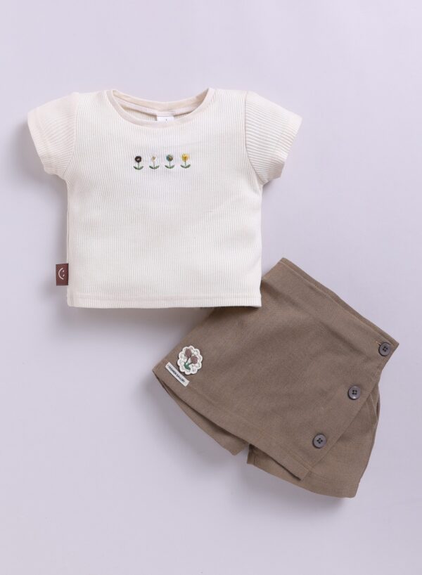KG 400 WHITE TOP WITH GREY BROWN SKIRT